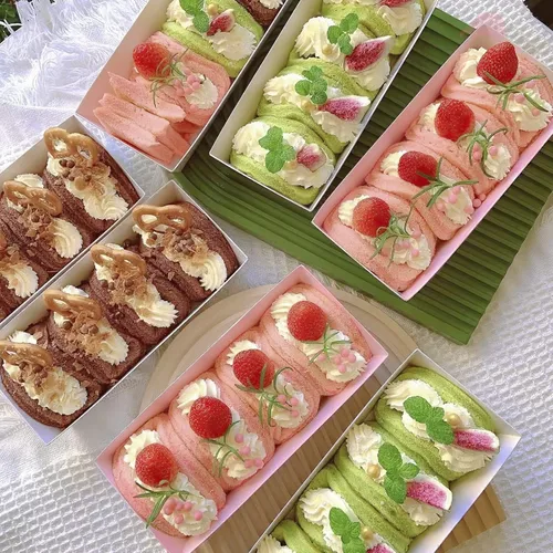 Vista 20 de Ocmoiy Cajas de charcutería con tapas transparentes, paquete de 50 cajas de panadería de papel kraft, cajas de galletas, cajas pequeñas para dulces