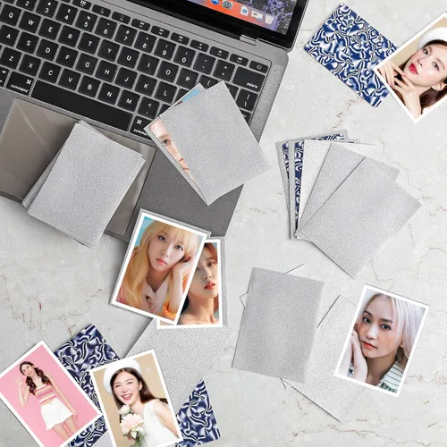 Vista 6 de Amabro 100 fundas para tarjetas, fundas protectoras para tarjetas de intercambio de Penny Sleeves Bling Silver Trading Card Sleeve Transparente