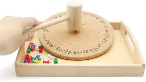 Vista 3 de DANNI Gudong Montessori Practical Life Material Martillo y clavos Set con bandeja de madera Montessori Juguetes educativos de madera para niños (1)