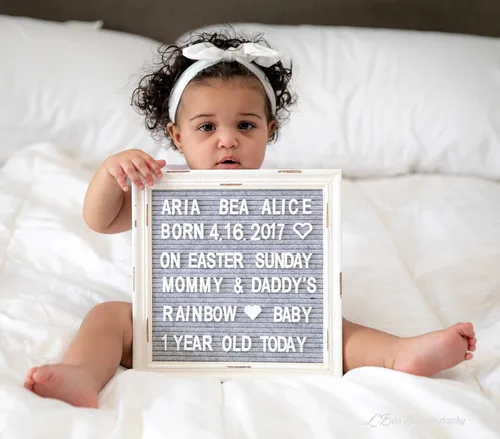 Vista 46 de Letrero de fieltro morado para el regreso a clases con marco blanco de madera rústica, letrero de tablero de letras de granja con soporte, mensaje