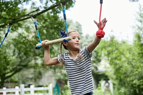Vista 8 de WONKAWOO Ninja Warrior Juego de cuerdas para carrera de obstáculos para niños, línea de 42 pies con columpio, cuerda de escalada y accesorios