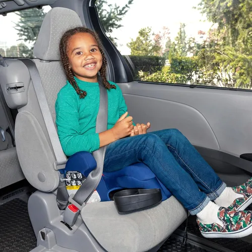 Vista 4 de Diono Cambria 2XT XL, conectores de doble pestillo, asiento elevador de posicionamiento de cinturón 2 en 1, respaldo alto a espalda alta con espacio