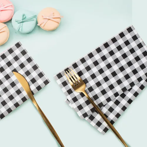 Vista 4 de 100 servilletas de papel a cuadros negros y blancos, 3 capas desechables de búfalo negro, servilletas de invitados a cuadros, servilletas de cena