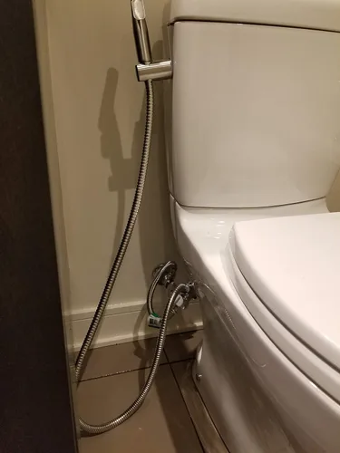 Vista 2 de Nuevo 6 pulgadas de acero inoxidable 7/8 macho 7/8 hembra Extensión manguera asiento de inodoro con acceso duro de mano Spray trenzado fácil