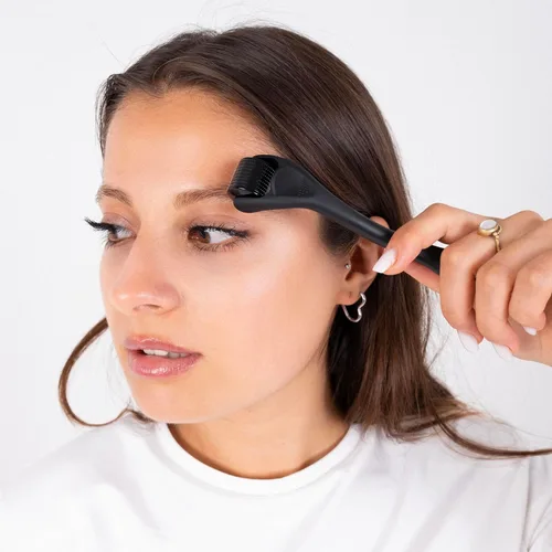 Vista 2 de Derma Roller para Cuerpo, Cabello y Cuero Cabelludo, 540 Microagujas de Titanio para Cuidado Dermatológico, Rodillo de Microagujas para Hombres
