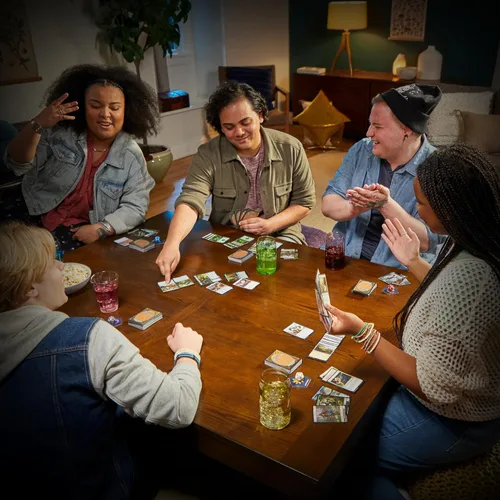 Vista 5 de Magic: The Gathering The Lost Caverns of Ixalan Draft Booster Box - 36 Paquetes + 1 Tarjeta Box Topper (541 Cartas de Magic)