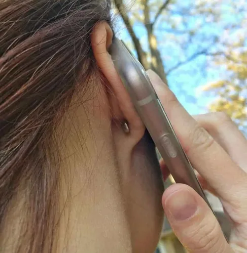 Vista 7 de Aretes ComfyEarrings con tuerca y cristales CZ de 0.15 pulgadas