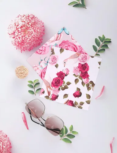 Vista 3 de 6 piezas de paños de limpieza de gafas engrosados con diseño elegante de flores, paños de microfibra multicolores para lentes de anteojos, toallitas