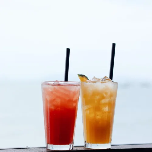 Vista 5 de [Envueltas individualmente] 1000 popotes de plástico desechables negros, 8.25 pulgadas de largo y 0.23 pulgadas de diámetro, pajitas a granel