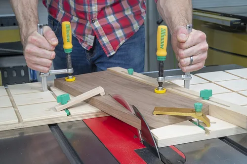 Vista 4 de MICROJIG Matchfit DVC-538K2+DV-HK4.5K2-VP Pinzas de cola de pato (Paquete de 2) con Paquete de Hardware Variado Matchfit