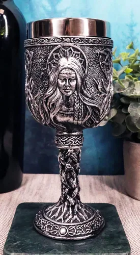 Ebros Celestial Celta Triple Diosa Doncelta Madre Crone Pagano Wicca Bebida de Vino Cáliz Figura Cáliz Decoración Oculta Casa Cocina y Comedor