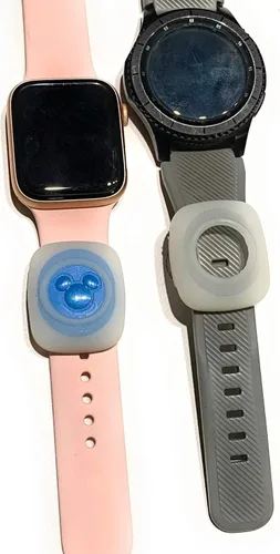 Vista 5 de Disney Magicband 2 Puck Holder color Clear Glow in the Dark (2 unidades) Bitbelt, Claro que brilla en la oscuridad, Moderno