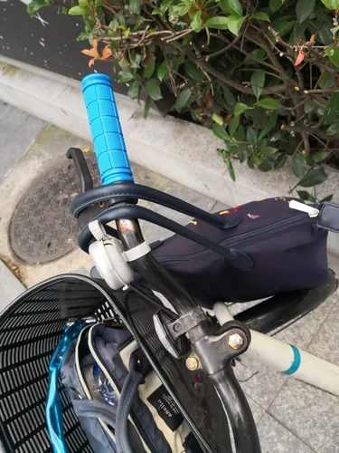 Vista 6 de Empuñaduras de manillar de bicicleta, goma antideslizante para manillar de bicicleta para bicicletas infantiles (7 colores)