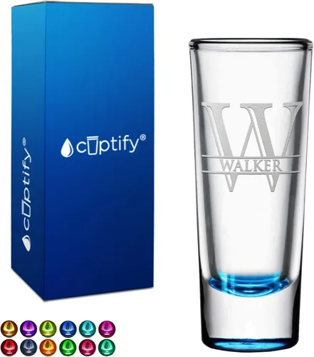 Vista 103 de Vaso de chupito personalizado con fondo negro personalizado de 2 oz, vasos de chupito cordiales con inicial y nombre en script dividido