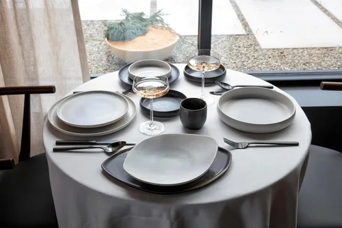 Vista 5 de Zwiesel Glas Sensa, Copa de Cóctel Cupé (Juego de 4), Copas de Cristal Tritan Aptas para Lavavajillas, Fabricadas en Alemania (8 Onzas)