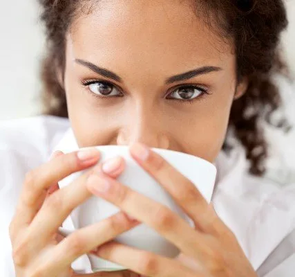 Vista 6 de Cápsulas de chocolate caliente Nespresso Original Line compatibles con cacao caliente, suave y cremoso, paquete de 10 cápsulas