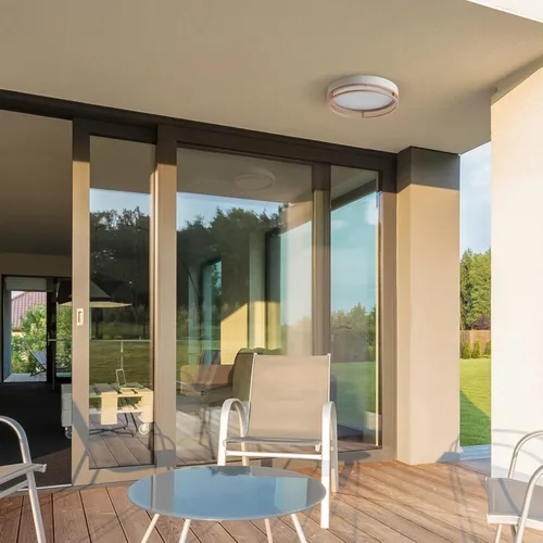 Vista 2 de GLOBE Electric 66000038 18.5W Lámpara de techo empotrable LED integrada para interior y exterior, blanco mate, acento en tono madera, mejoras