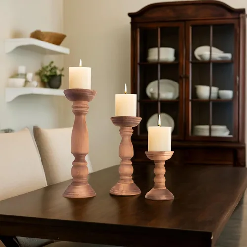 Vista 2 de Juego de 3 portavelas de madera, soportes de pilar rústicos de granja, soportes decorativos marrones para velas grandes
