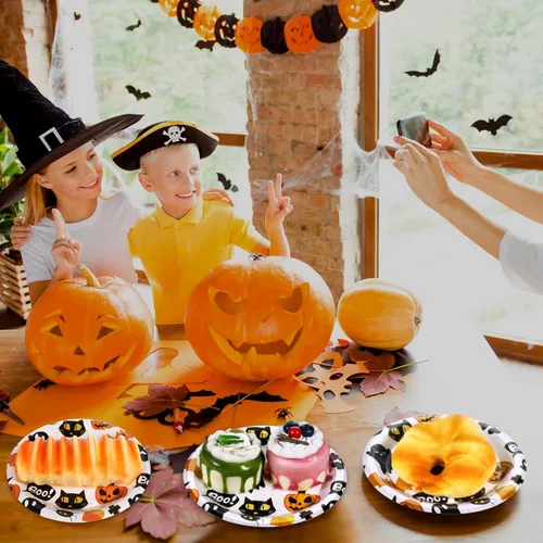 Vista 5 de Meanplan Platos de postre de Halloween, platos desechables redondos de Halloween, platos de papel de calabaza, gato, fantasma, juego de vajilla