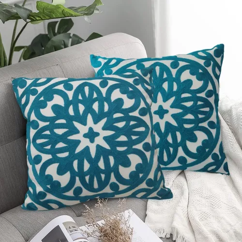 Vista 54 de Alysheer Funda de almohada decorativa bordada de 18 x 18 pulgadas, acogedora y fresca funda de cojín bohemia con diseño de mandala chic de punto