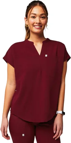 Vista 8 de Fabletics Camiseta médica Evolve de 3 bolsillos para mujer con un ajuste de gran tamaño, MotionTech, elástica en 4 direcciones, resistente a