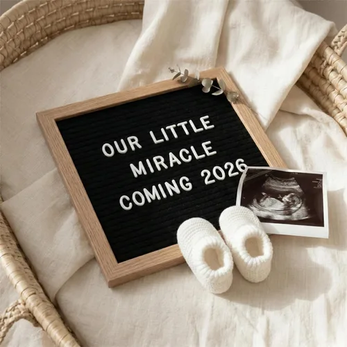 Vista 2 de C Crystal Lemon - Tablero de fieltro para letras, 10 x 10 pulgadas, tablero de madera para mensajes intercambiables, marco de madera, montaje