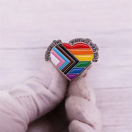 Vista 2 de You Can Be Yourself With Me - Pin esmaltado con forma de corazón arco iris, diseño de corazón, para mochilas, accesorios, joyería de regalo, Acero