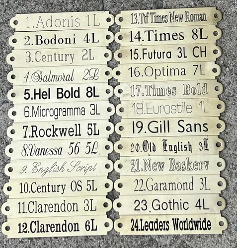 Vista 4 de Leaders - Cabestro de cuero de 3/4 pulgadas para caballos con placa de nombre grabada personalizada, cuero marrón con herrajes de latón macizo