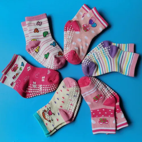 Vista 3 de SMIDLRG Calcetines tobilleros con agarre para niños y niñas 1-33-55-7T