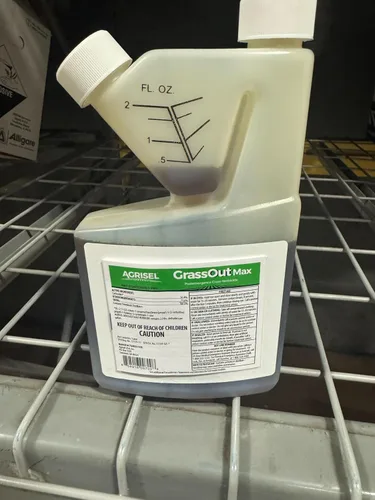Vista 2 de Agrisel GrassOut Max Herbicida, Elimina más de 50 malezas herbáceas sin dañar las plantas deseadas, Seguro para mascotas, Tratamiento de área