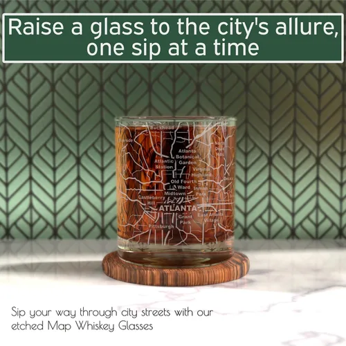 Vista 2 de Vasos tradicionales de whisky, diseño grabado de mapa de la ciudad (2 unidades), Atlanta