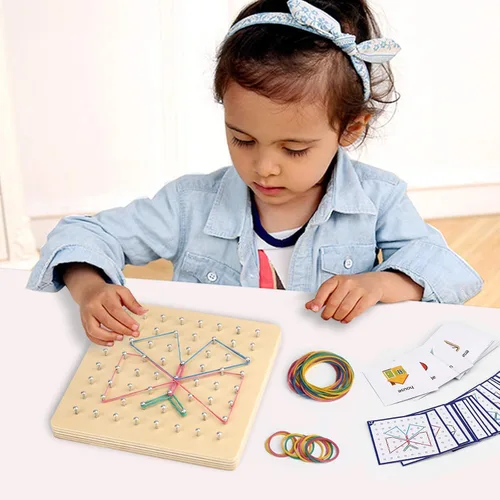 Vista 3 de Thoth Montessori - Geoboard de madera matemático de material manipulador de matriz con 36 tarjetas de patrón y bandas de goma matriz de 8 x 8