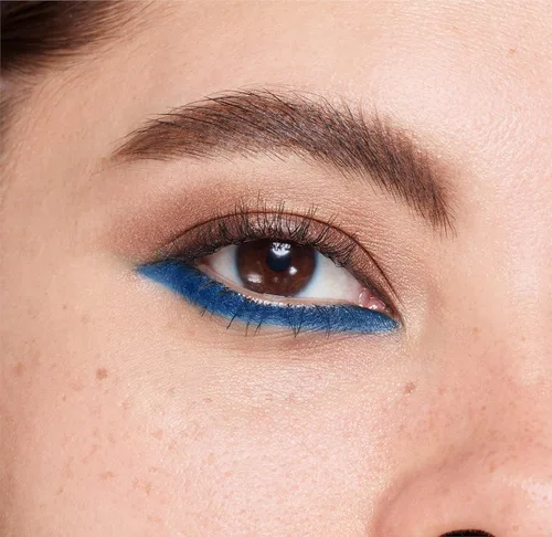 Vista 5 de COVERGIRL Máscara impermeable profesional 3 en 1, muy negra 225, (el embalaje puede variar), 0.3 onzas líquidas (paquete de 1)