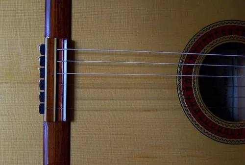 Vista 3 de Rosette Diamond - Bridas de cuerda de guitarra clásica, cuentas de puente de perfil bajo