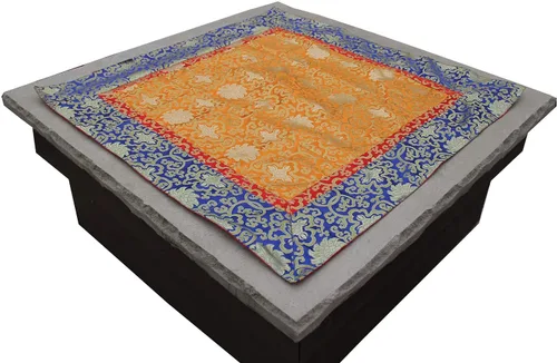 Vista 4 de DharmaObjects Camino de mesa de brocado de seda de loto tibetano, cubierta de santuario, mantel de altar, mantel (36 x 36 pulgadas)