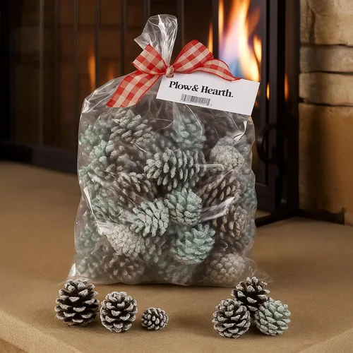 Vista 6 de Piñas de colores para chimenea Plow & Hearth, piñas de pino con llama cambiante de arcoíris para alegría navideña, accesorios para quemar con centro