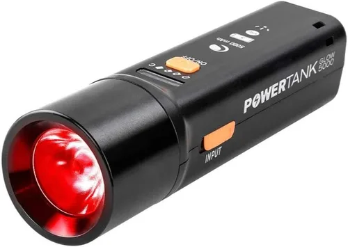Vista 3 de Celestron - PowerTank Glow 5000 - Banco de energía recargable USB portátil + linterna roja - Capacidad de 5000 mAh y adaptador de batería de coche