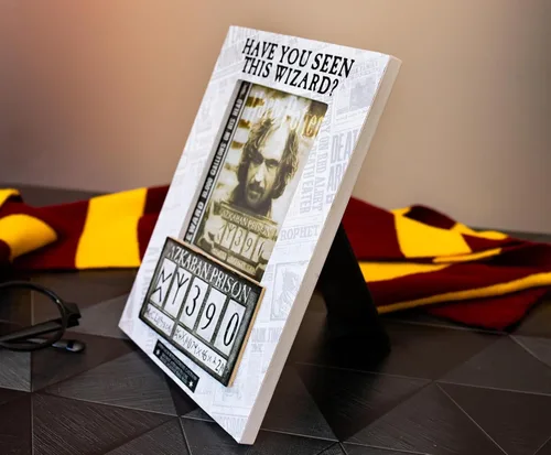 Vista 5 de Silver Buffalo Harry Potter Sirius Black Have You Seen This Wizard Azkaban Prison Marco de fotos MDF 4 x 6 pulgadas