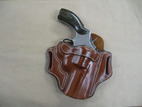 Vista 3 de Azula OWB - Funda de piel moldeada con 2 ranuras para cinturón de panqueques para brazos Charter Pitbull .45 CCW negro derecho