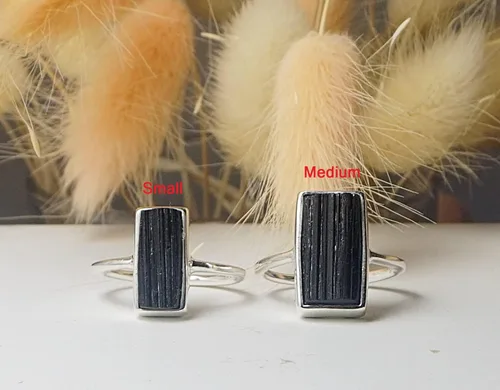 Vista 6 de Anillo apilable de plata esterlina maciza de turmalina negra cruda, piedra natal de octubre