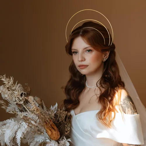 Vista 5 de Beaupretty Diadema dorada con halo de ángel, diosa, tocado para mujer, disfraz para Halloween y cosplay