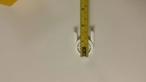Vista 2 de Paquete de 16 de 1/4", contenedores para panel perforado (6) contenedores rojos (6) amarillos (6) y plásticos adicionales (4). Los soportes sirven