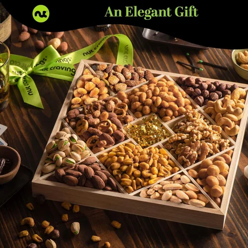 Vista 4 de NUT CRAVINGS - Canasta de regalo para el día de la madre, cesta de regalo de nueces mixtas en bandeja de madera de diamante reutilizable + cinta