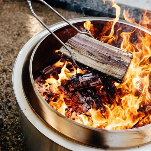 Vista 4 de Solo Stove Herramientas para hogueras, juego de 2 piezas, incluye póquer para hogueras de 36.5 pulgadas y pinzas de madera de 32 pulgadas