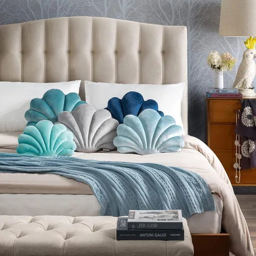 Vista 2 de Ashler - Almohadas 3D con forma de concha, cojín de terciopelo suave incluido para sofá, cama, sala de estar, paquete de 1, azul lago, 18 x 13