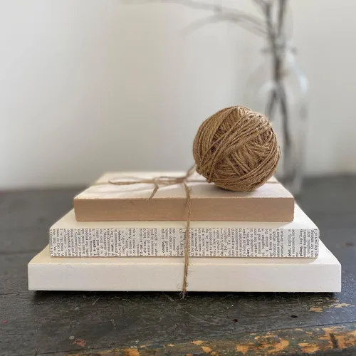 Libros de granja decorados beige y blanco, decoración rústica de libros, pila de libros, decoración de estantes, decoración de mantel, decoración