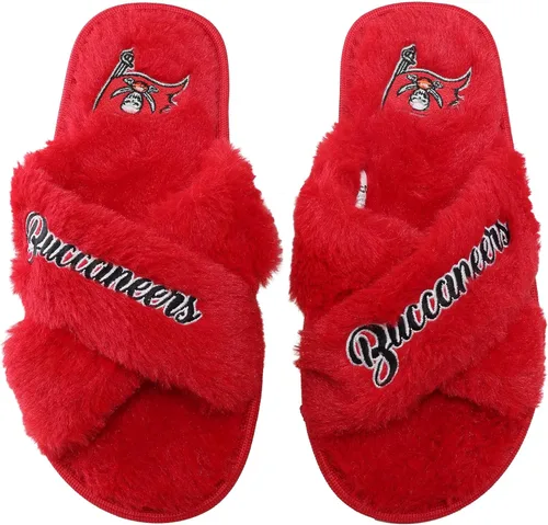 Vista 6 de FOCO Pantuflas deslizantes cruzadas mullidas con logotipo de texto del equipo NFL para mujeres