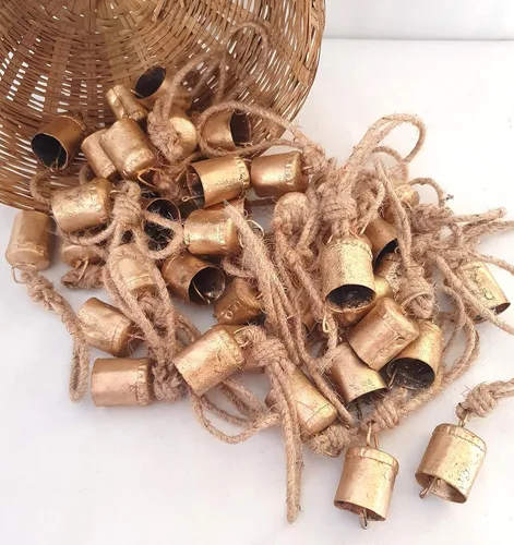 Vista 7 de HIGHBIX Campanas de vaca de metal de estaño rústico vintage de 1.6 in, hechas a mano, con cuerda de yute (30 unidades, cilindro)