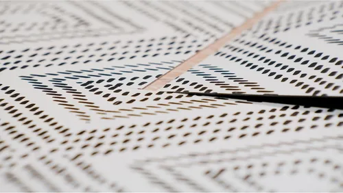 Vista 5 de RoomMates FT4602BX Santorini - Azulejo de suelo para despegar y pegar en blanco y negro