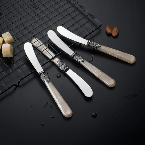 Vista 6 de REVERIE Collection - Esparcidor de mantequilla y cuchillo de queso de acero inoxidable de 4 piezas, juego de cuchillos de mantequilla para regalo
